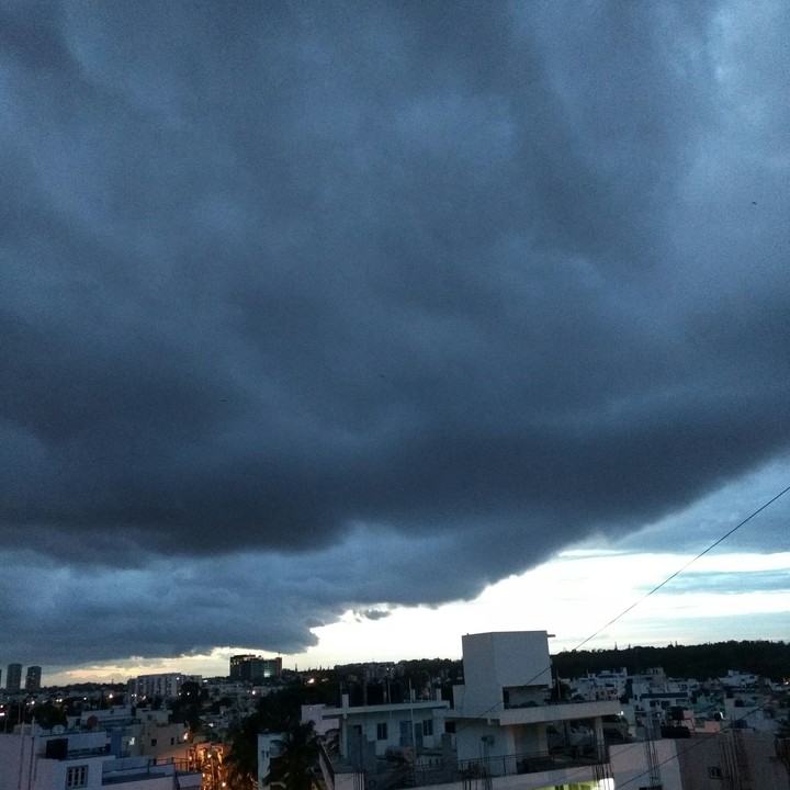 Falling clouds