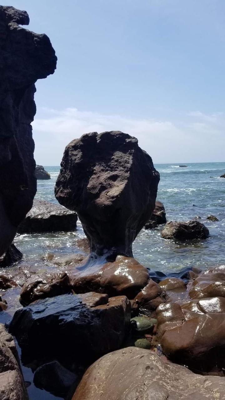 sea and stones