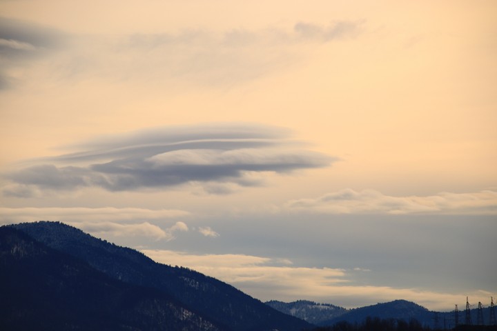 lense clouds
