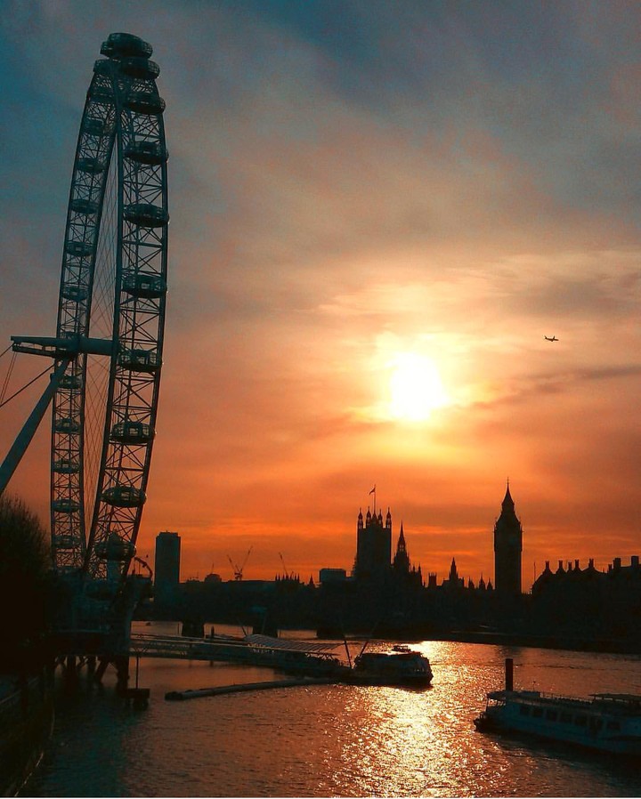 CLOCK TOWER + LONDON EYE