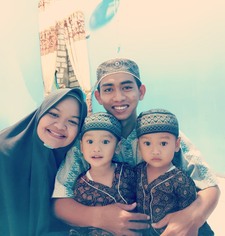 kembar2