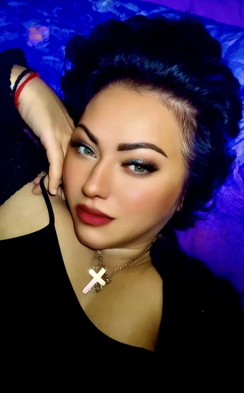 Cheek, Eyebrow, Lips