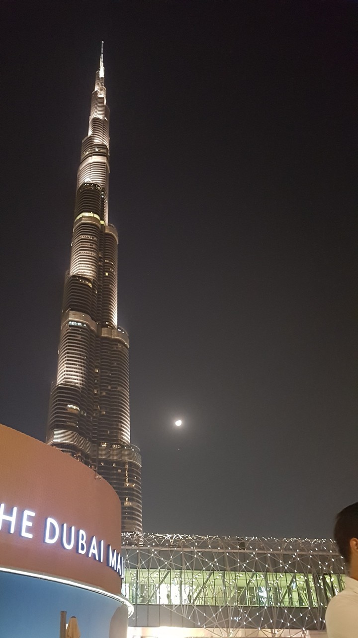 dubai moonlight