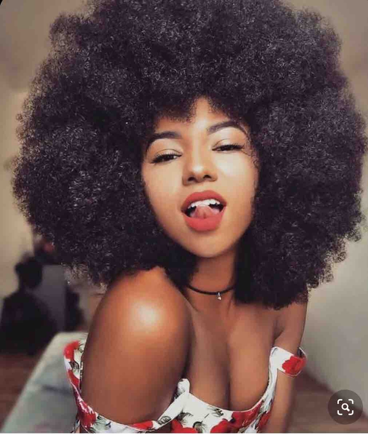 curly hair babe