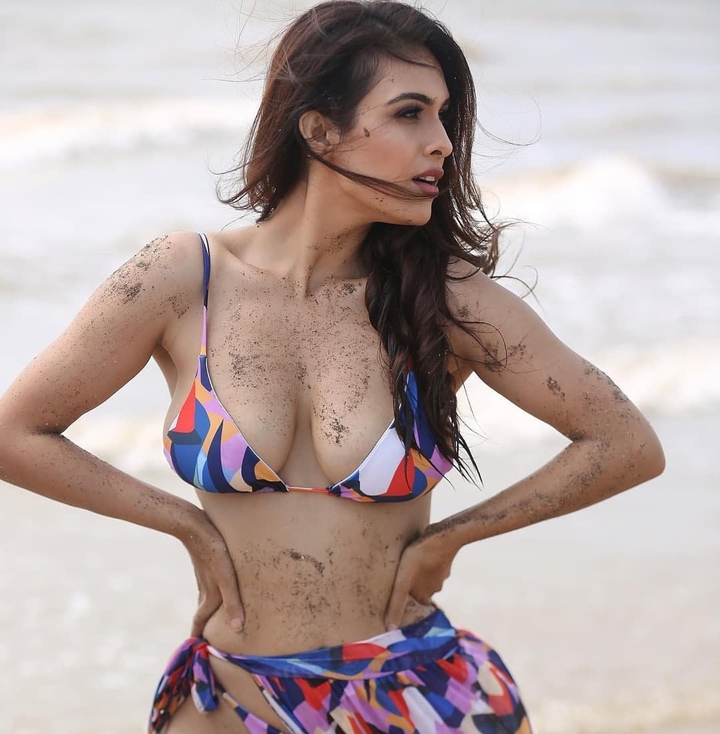 how she sand