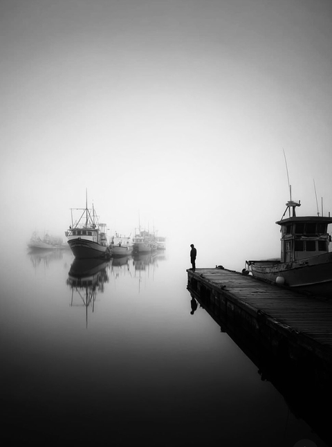 Photograph, Glass, Black_and_white