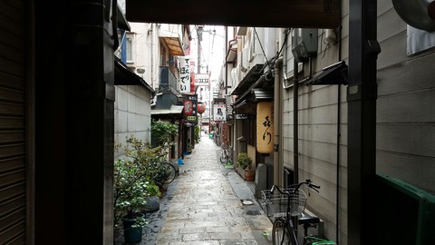 이른아침 골목길