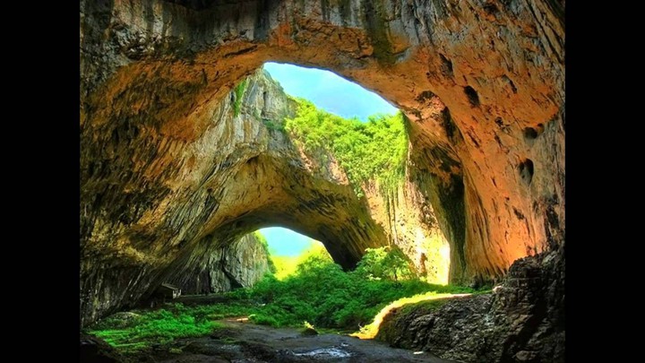 Son Doong Cave Vietnam - The residence of King Kong