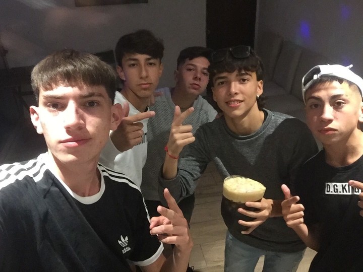 b