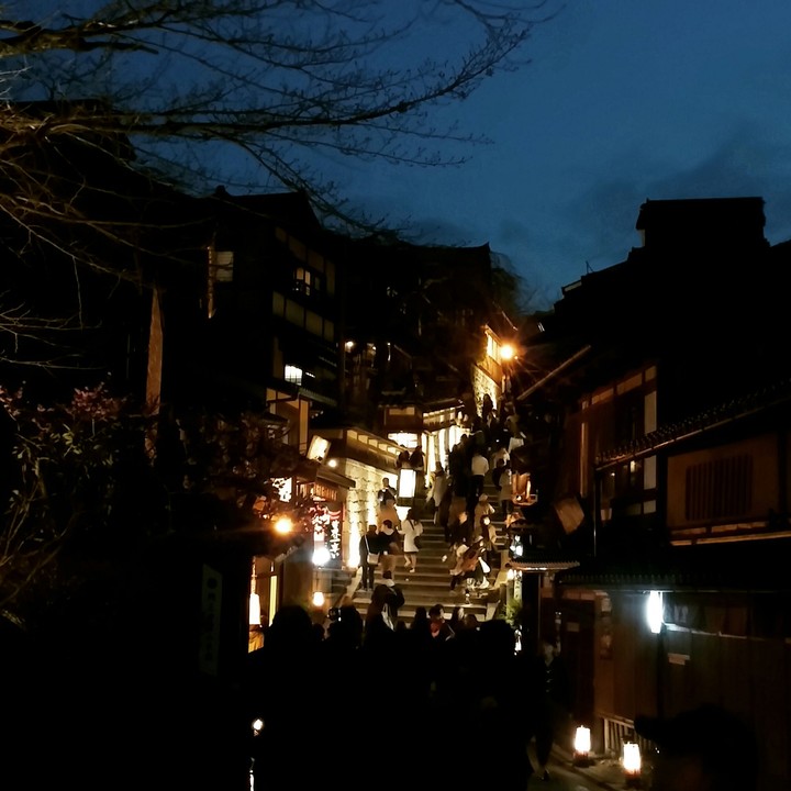 road to Kiyomizu-dera Temple