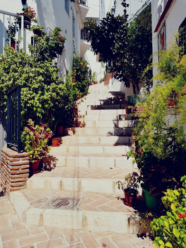 Walk way
