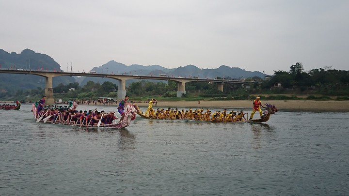 Đua thuyền