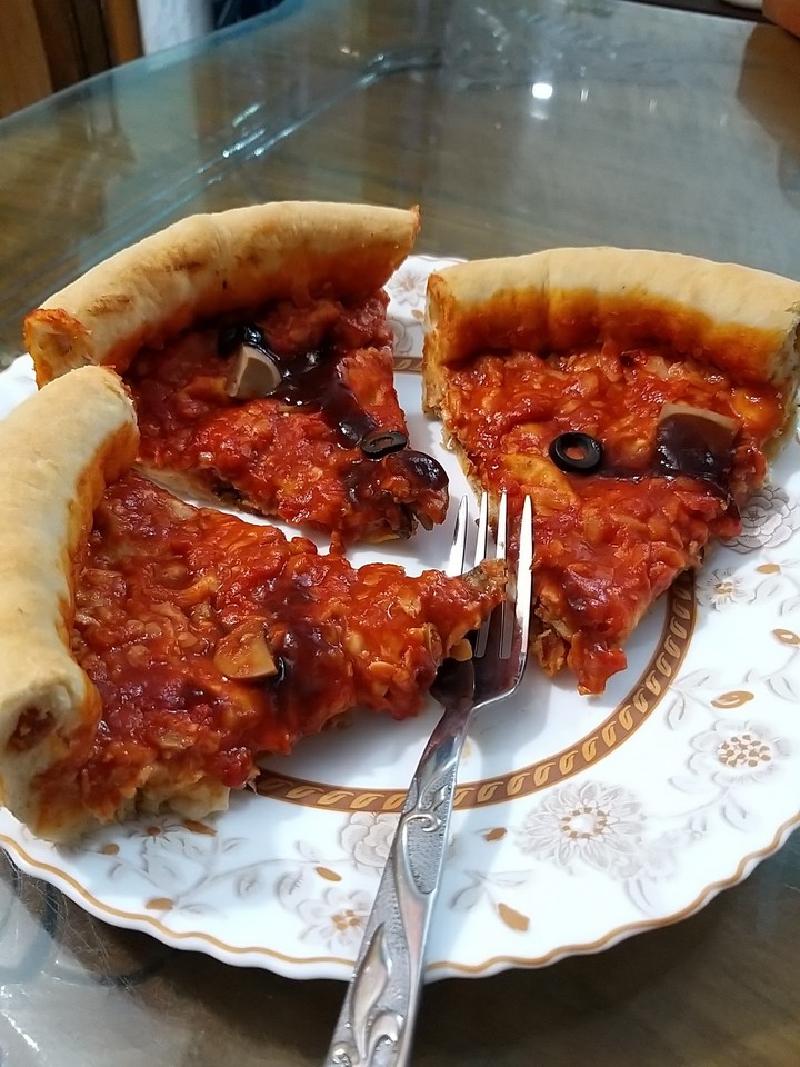deep dish pizza