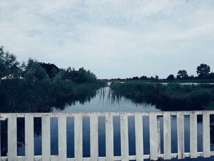 göl