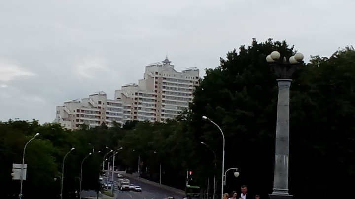 в городе
