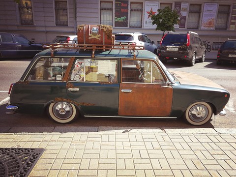 antic car