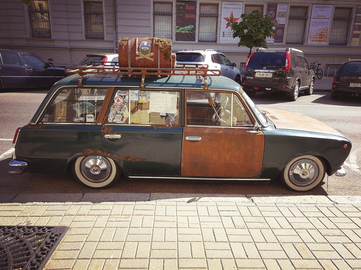 antic car