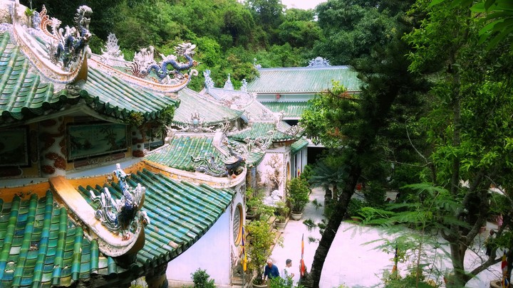 Linh Ung pagoda on Water mountain