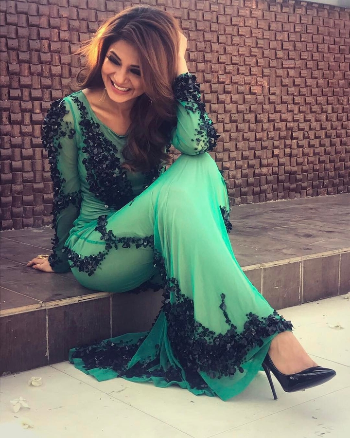 Jennifer Winget jen