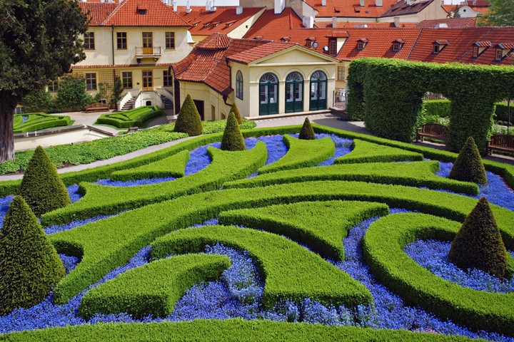 BEATIFUL Garden