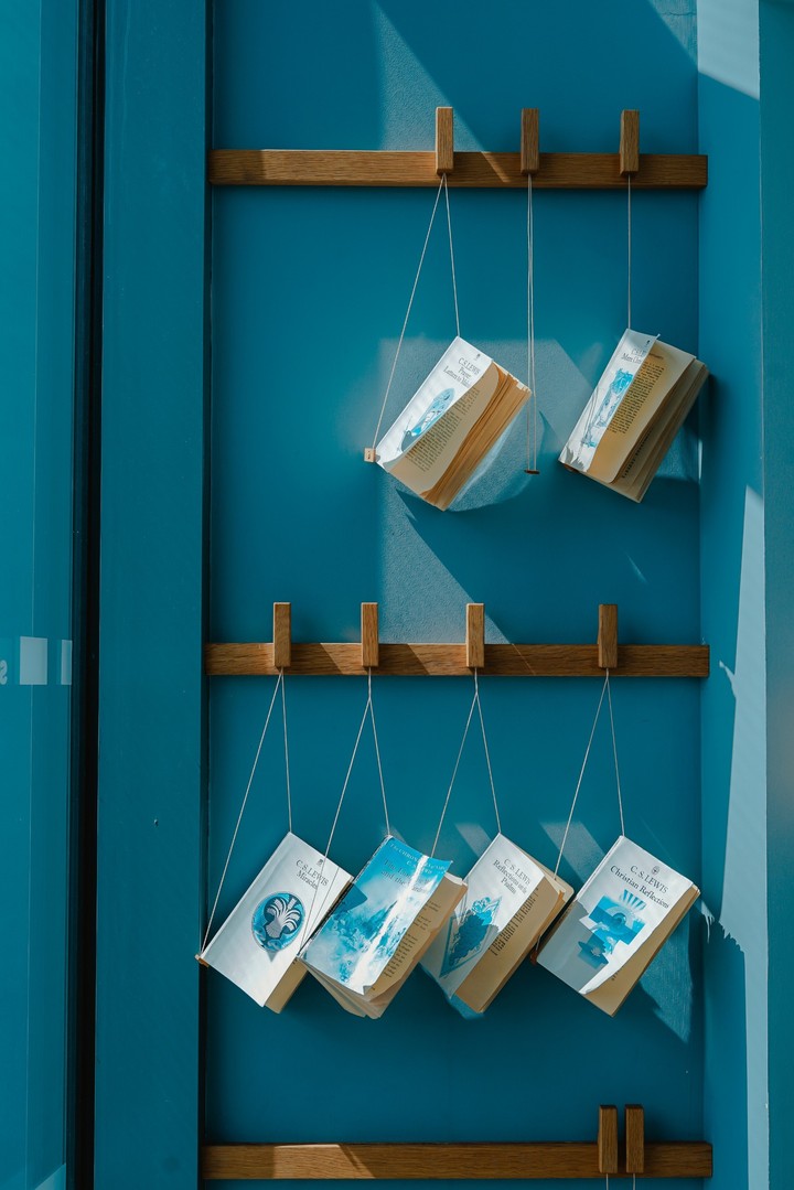 Hanging Books