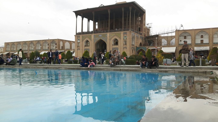 کاخ عالی قاپو اصفهان .ایران