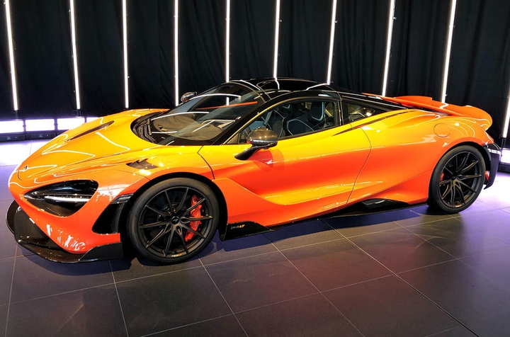 McLaren 765lt