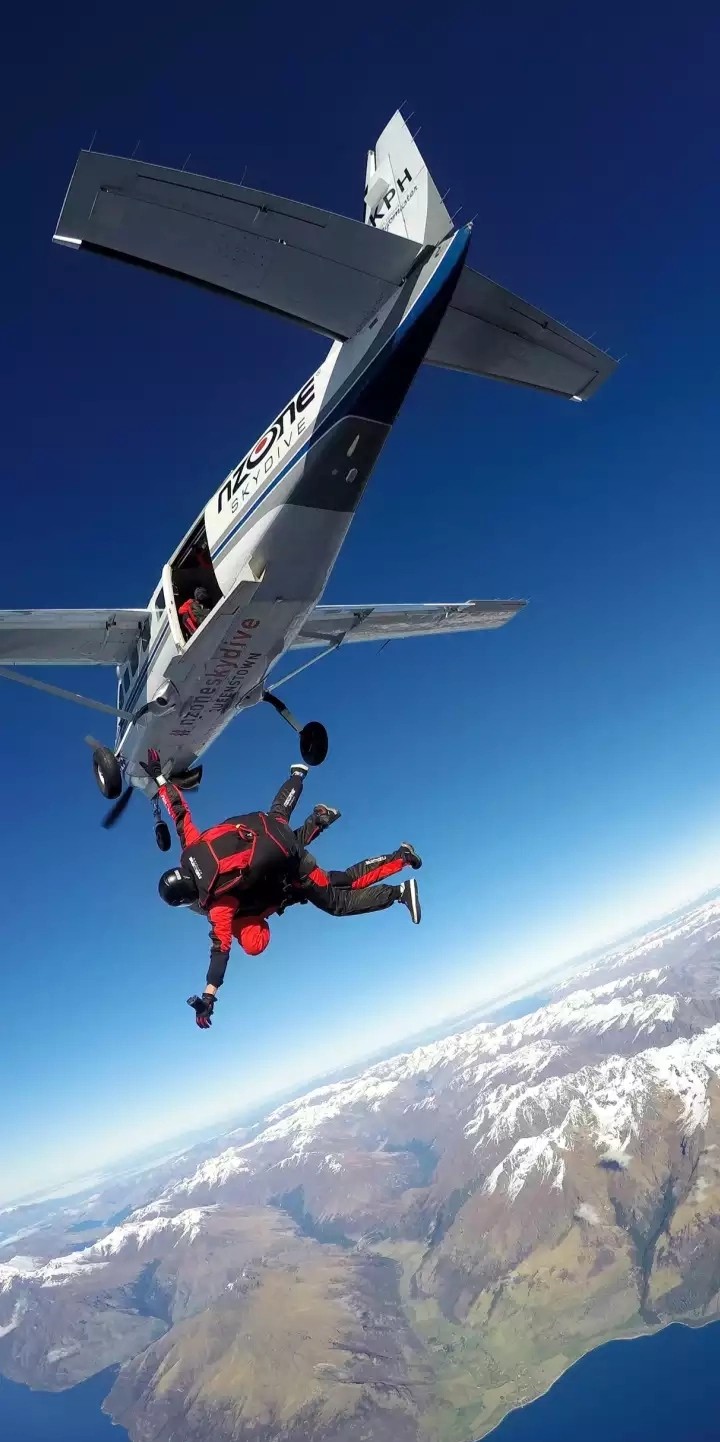 Sky diving