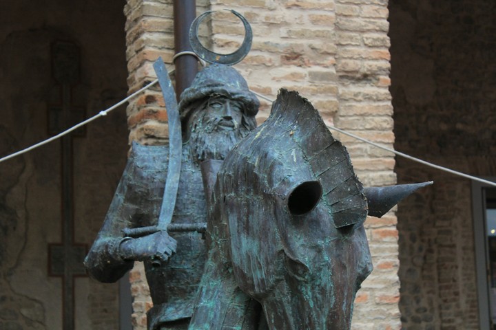 the knight into battle