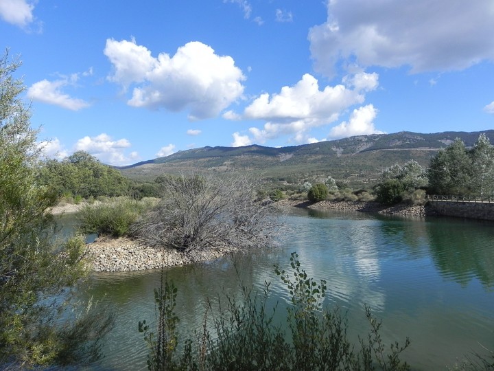 Laguna en la sierra de Madrid