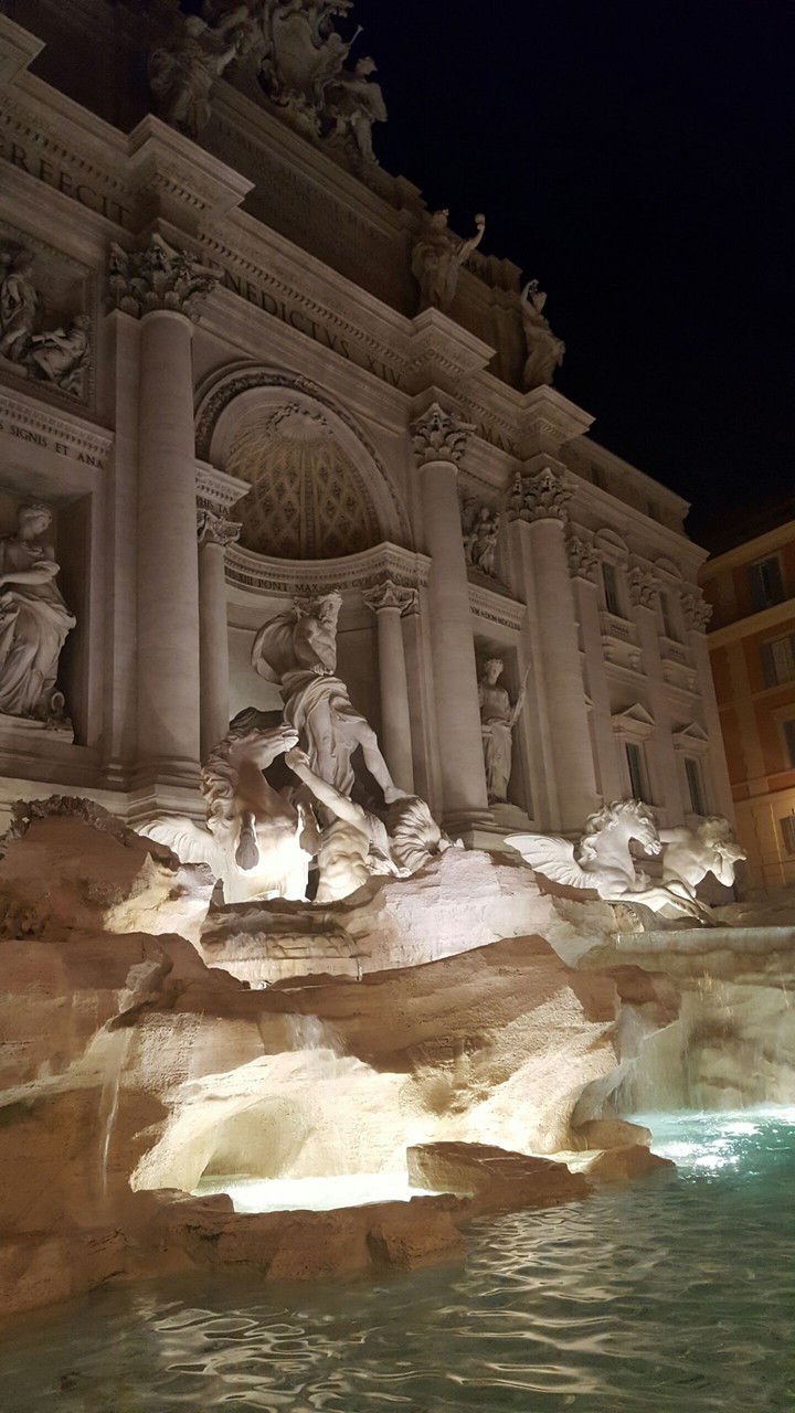 "Fontana di Trevi" in Rome