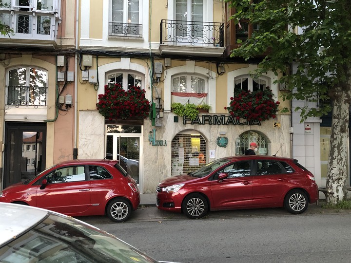 red car