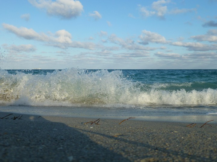 Beach waves