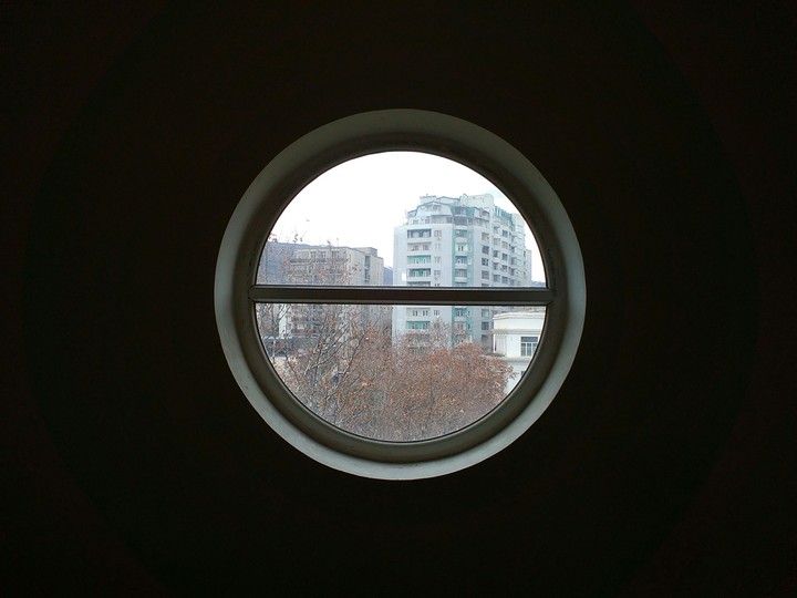 circle window
