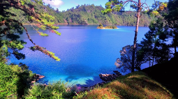 LAGUNA DE MONTE BELLO, CHIAPAS.