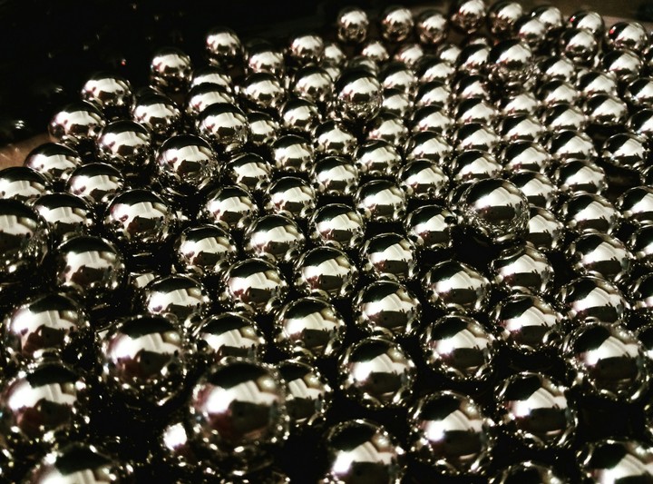 Metal bolls