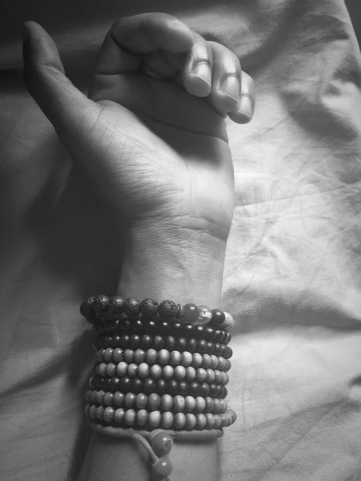 monochrome beads