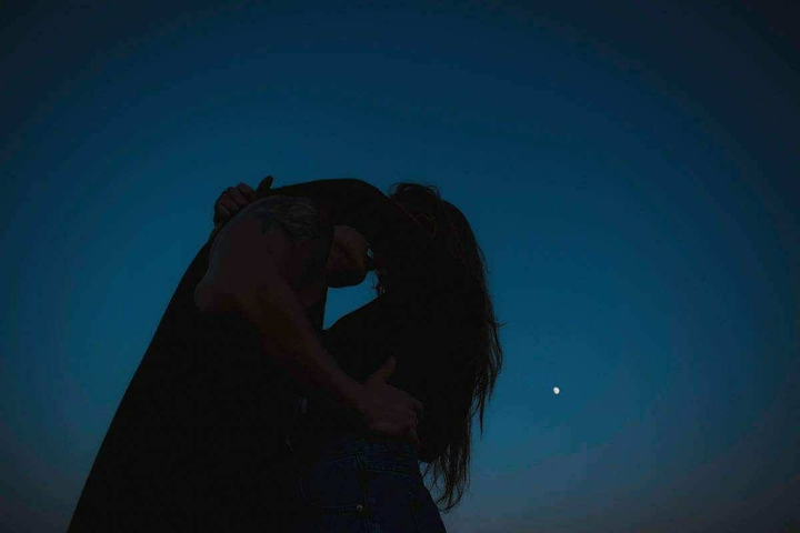 too the moon..