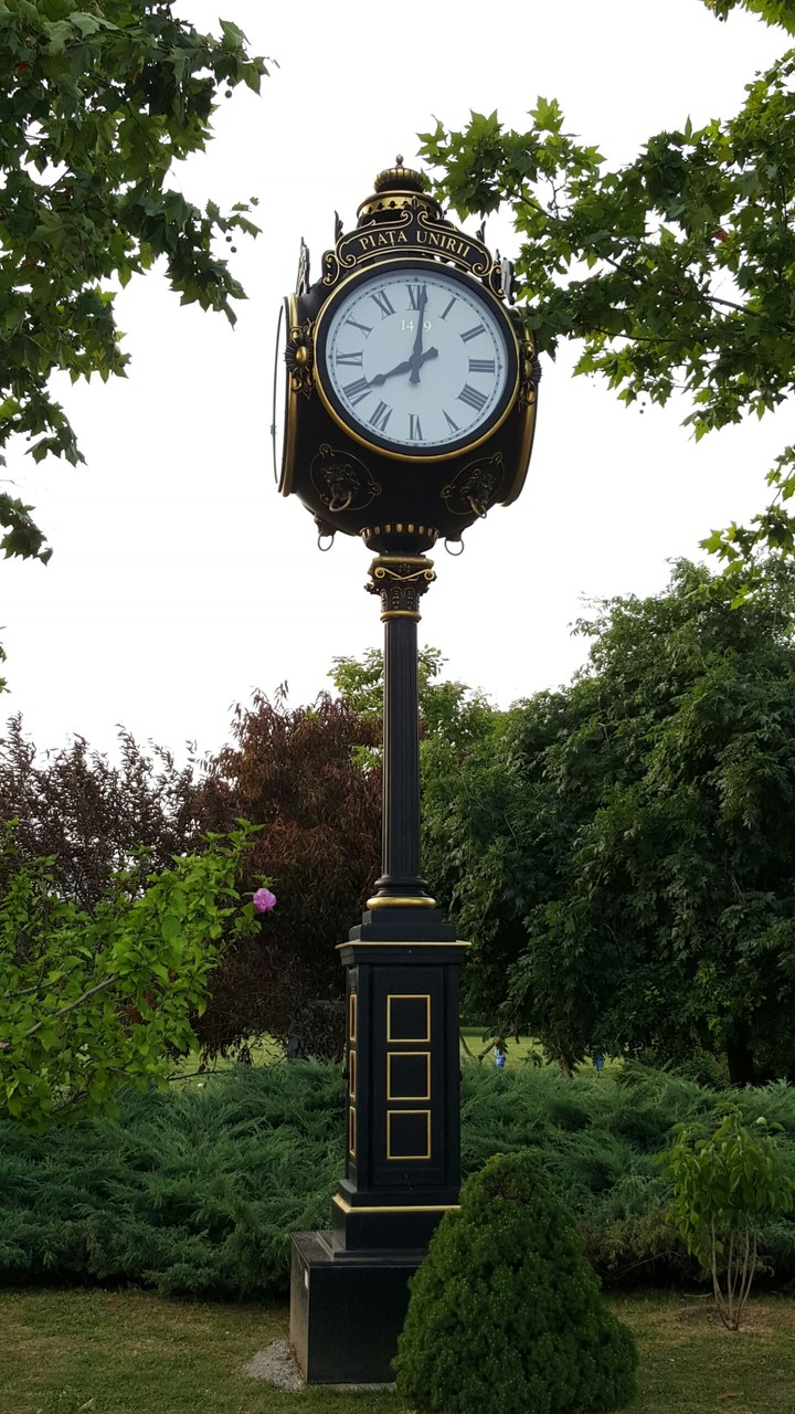 Retro clock