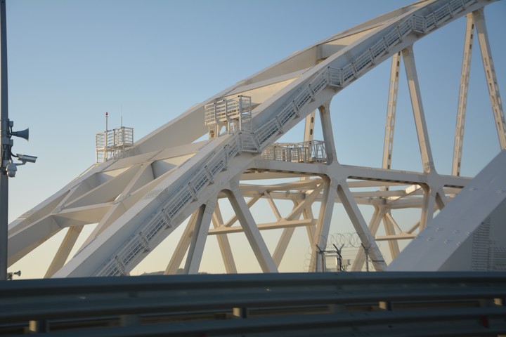 мост