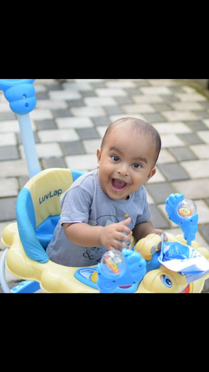 baby surprised