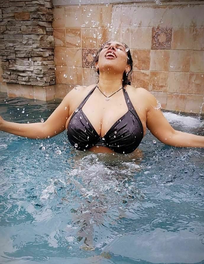Big Boob Indian Babe Photoshoot