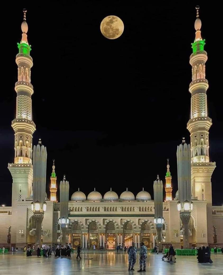 اللهم صلي وسلم وبارك على سيدنا محمد وعلى آله وصحبه اجمعين