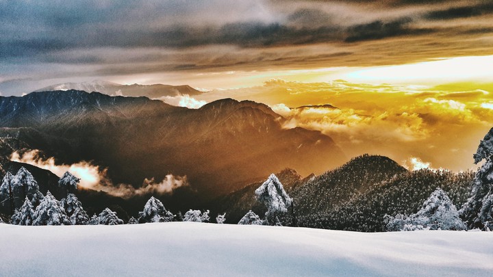 MOUNTAIN