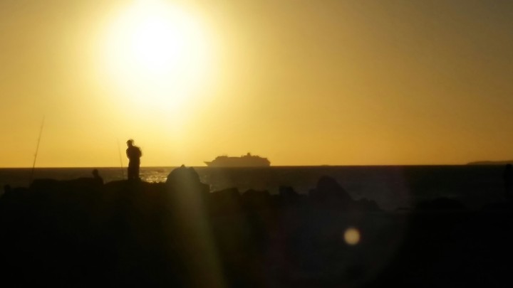 Crucero y pescador