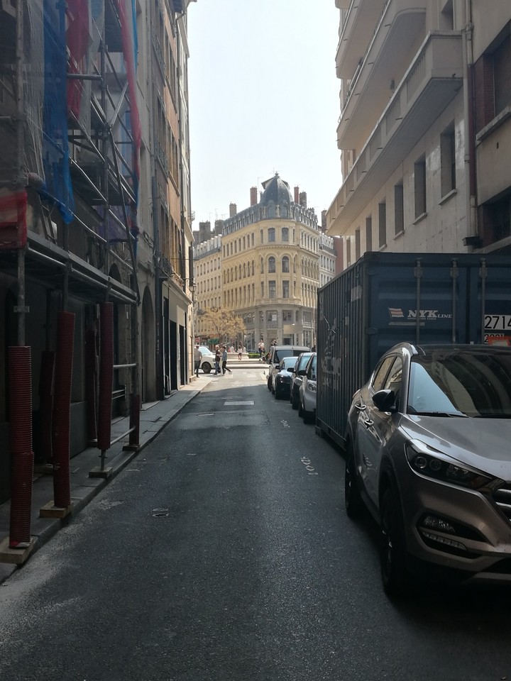 LYON-PLACE DES JACOBINS