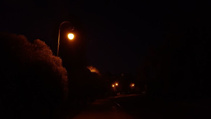 ночь, улица, фонарь...