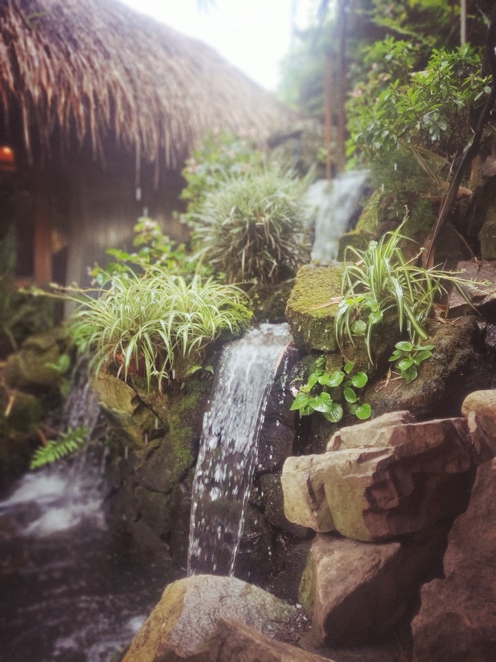 Artificial waterfall