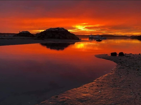 ταπετσαρίες lake, atmosphere