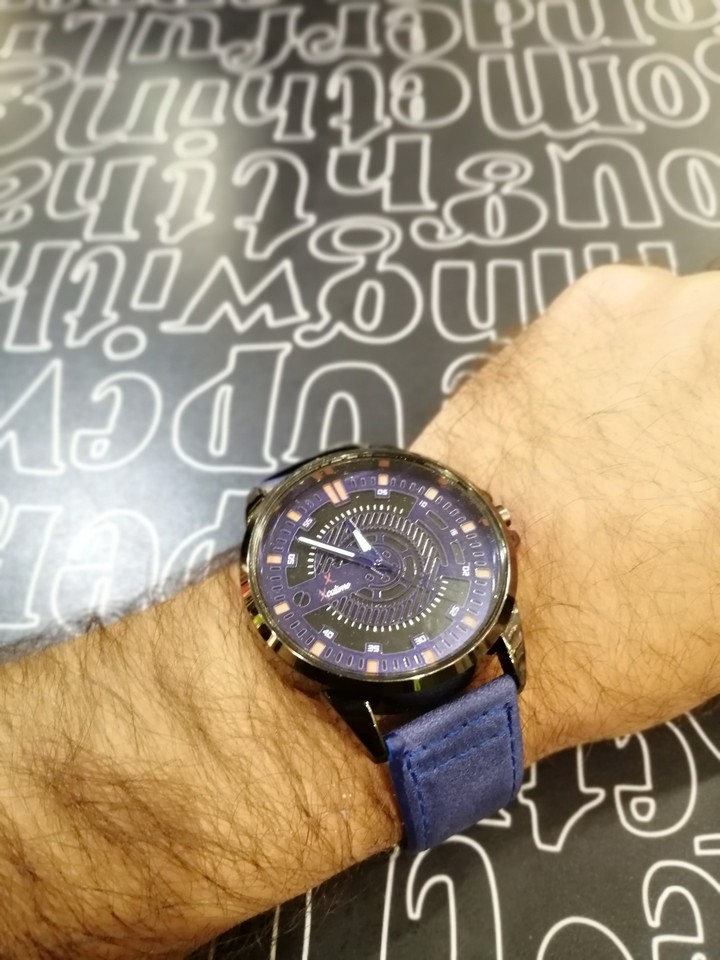 men watch